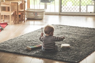 「甘やかす」と「褒めて伸ばす」違いとは 子どもが成功体験を積むために大人が取り組む5つのこと